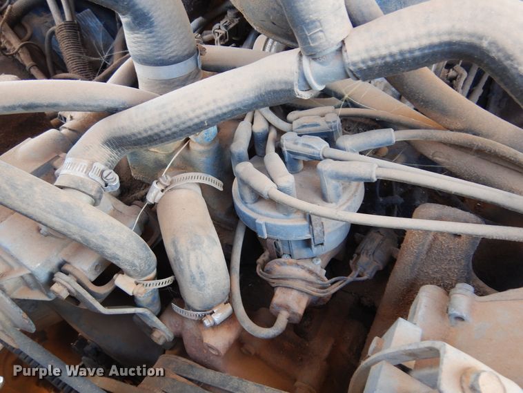 image for item DK4411 1986 Ford F700  truck cab and chassis