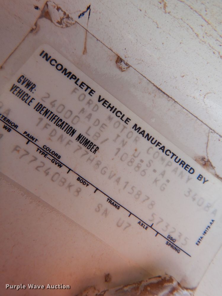 image for item DK4411 1986 Ford F700  truck cab and chassis