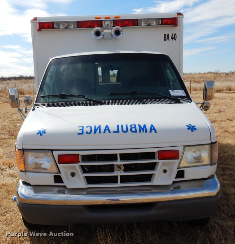 image for item DK4412 2003 Ford E450 Super Duty  ambulance
