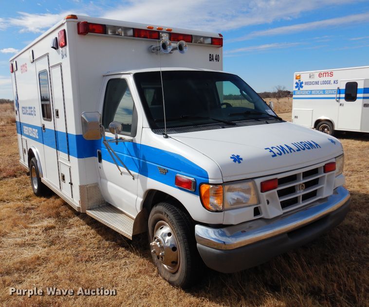 image for item DK4412 2003 Ford E450 Super Duty  ambulance
