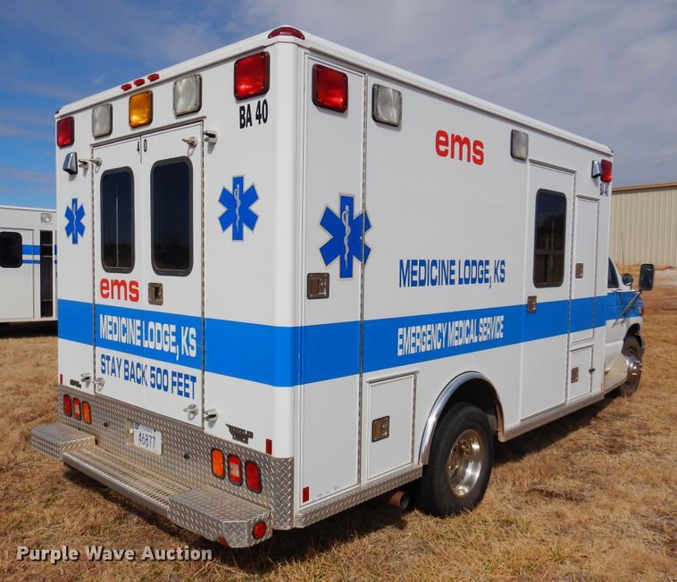 image for item DK4412 2003 Ford E450 Super Duty  ambulance