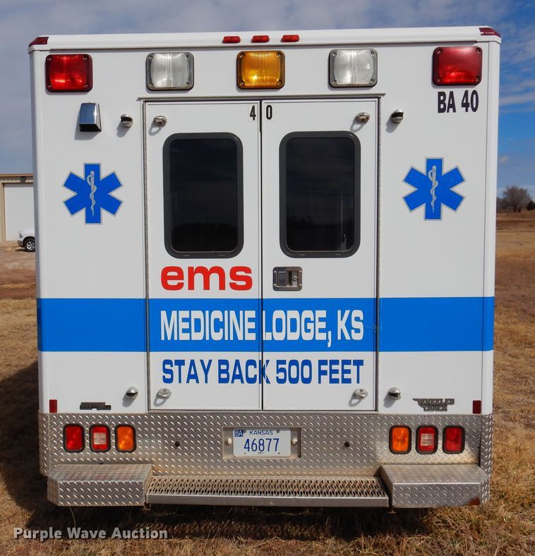 image for item DK4412 2003 Ford E450 Super Duty  ambulance