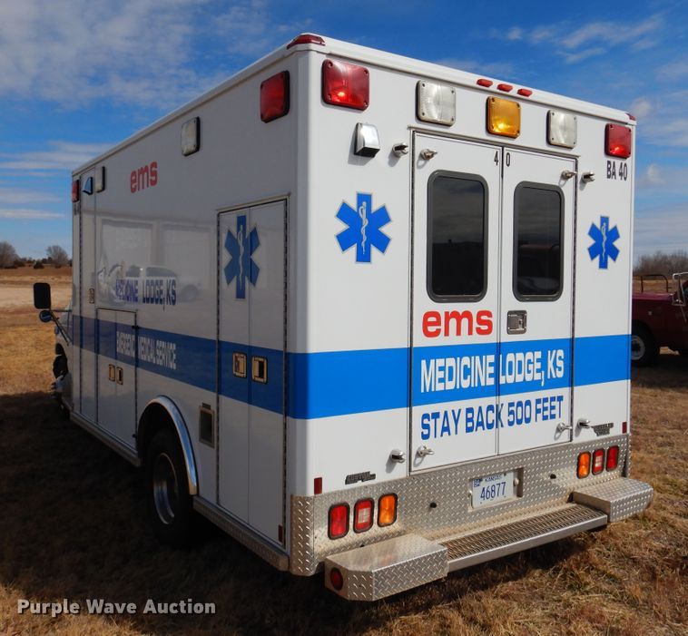 image for item DK4412 2003 Ford E450 Super Duty  ambulance