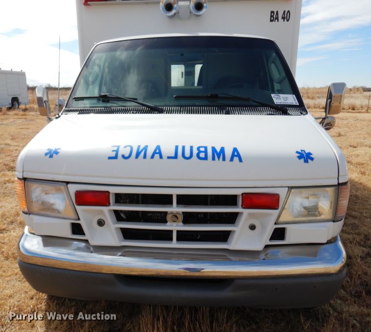 image for item DK4412 2003 Ford E450 Super Duty  ambulance