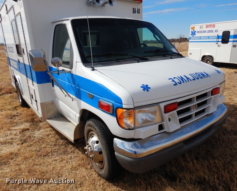image for item DK4412 2003 Ford E450 Super Duty  ambulance