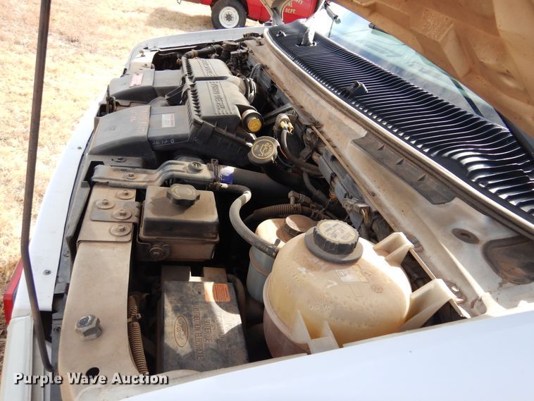 image for item DK4412 2003 Ford E450 Super Duty  ambulance