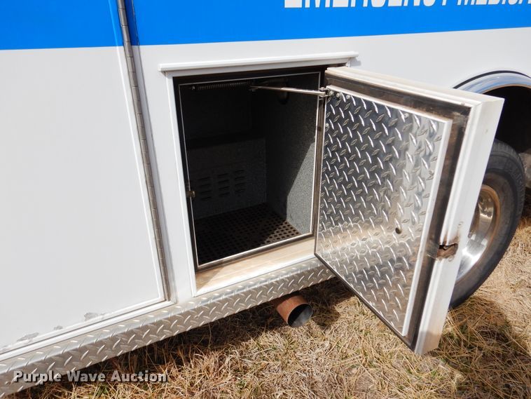 image for item DK4412 2003 Ford E450 Super Duty  ambulance