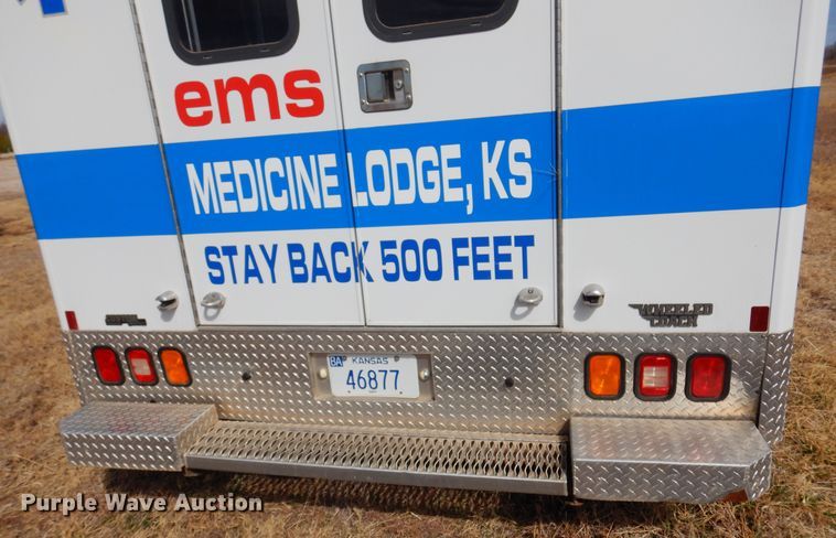 image for item DK4412 2003 Ford E450 Super Duty  ambulance