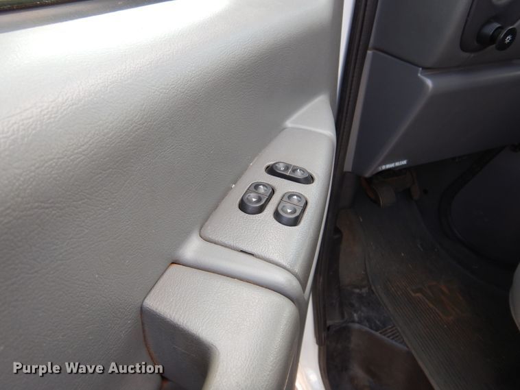 image for item DK4412 2003 Ford E450 Super Duty  ambulance