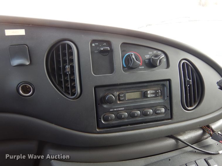 image for item DK4412 2003 Ford E450 Super Duty  ambulance