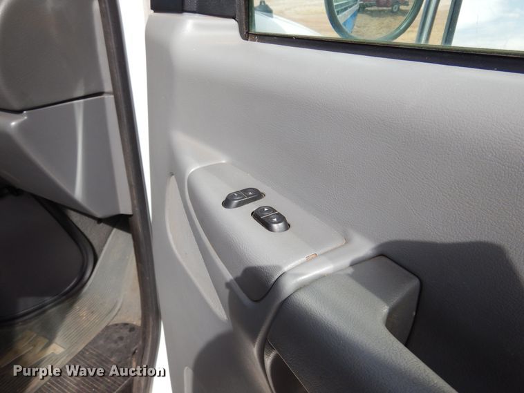 image for item DK4412 2003 Ford E450 Super Duty  ambulance