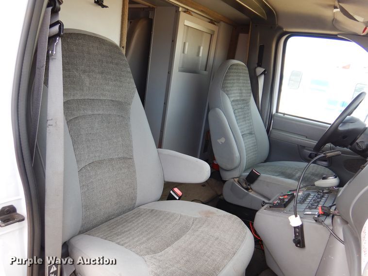 image for item DK4412 2003 Ford E450 Super Duty  ambulance