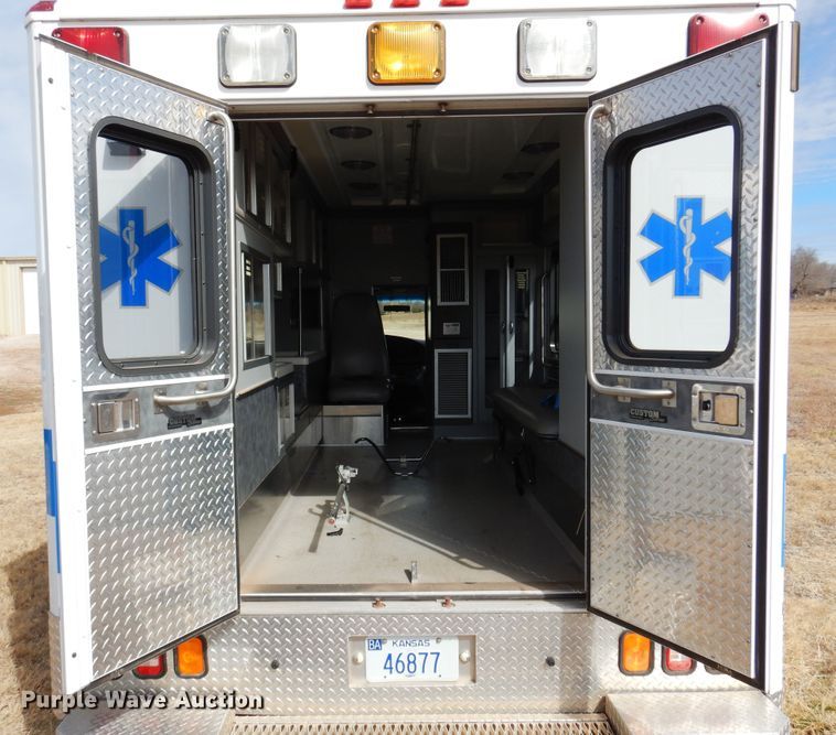 image for item DK4412 2003 Ford E450 Super Duty  ambulance