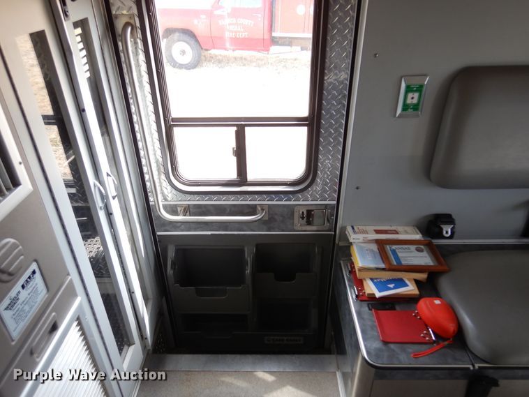 image for item DK4412 2003 Ford E450 Super Duty  ambulance