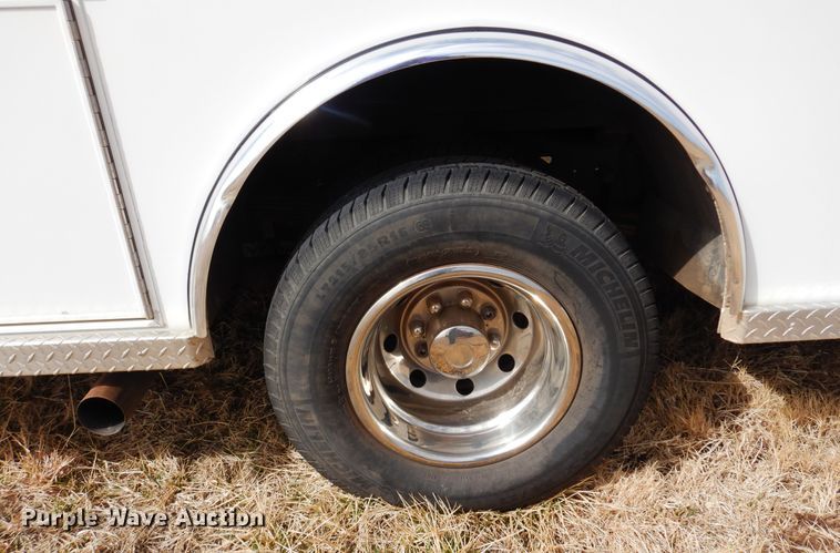 image for item DK4412 2003 Ford E450 Super Duty  ambulance