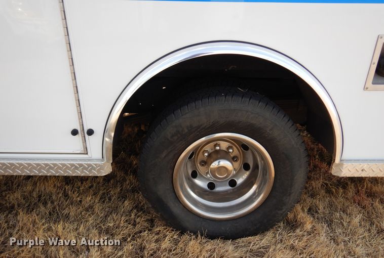 image for item DK4412 2003 Ford E450 Super Duty  ambulance