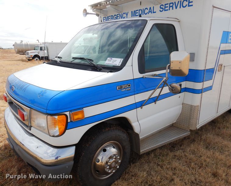image for item DK4415 1997 Ford E350  ambulance