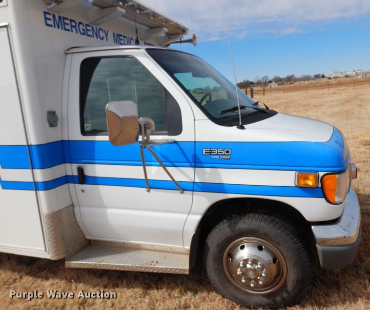 image for item DK4415 1997 Ford E350  ambulance