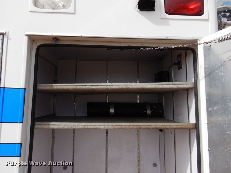 image for item DK4415 1997 Ford E350  ambulance