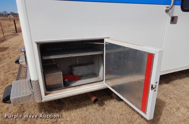 image for item DK4415 1997 Ford E350  ambulance