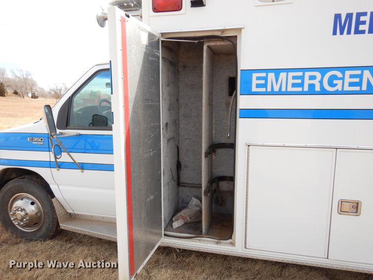 image for item DK4415 1997 Ford E350  ambulance
