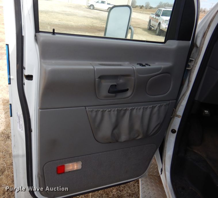 image for item DK4415 1997 Ford E350  ambulance