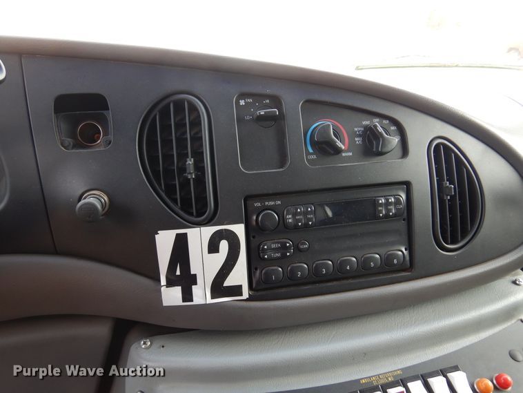 image for item DK4415 1997 Ford E350  ambulance