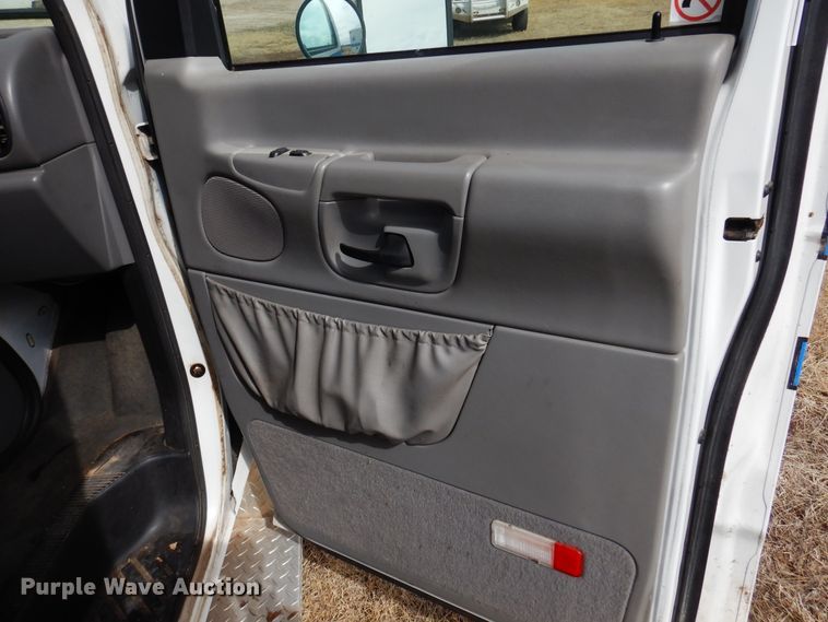 image for item DK4415 1997 Ford E350  ambulance