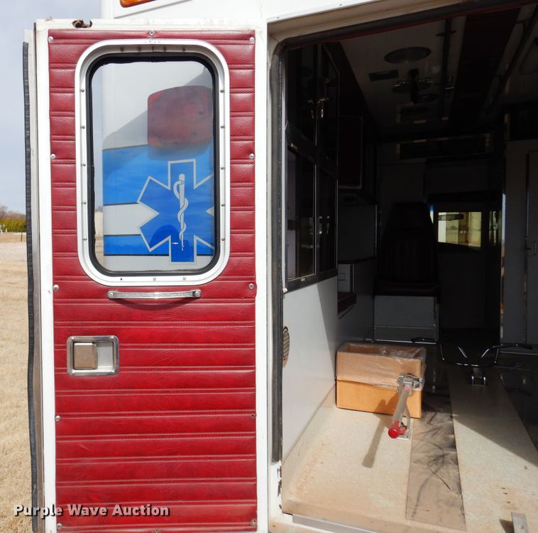 image for item DK4415 1997 Ford E350  ambulance