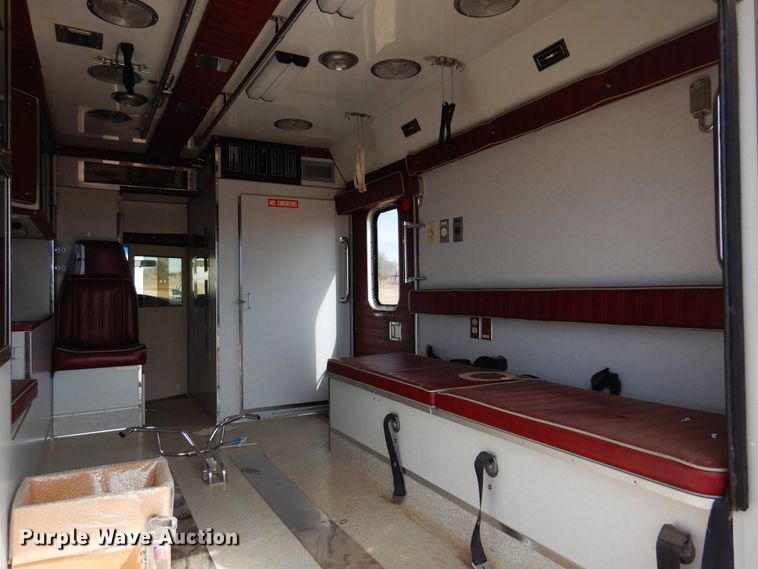 image for item DK4415 1997 Ford E350  ambulance