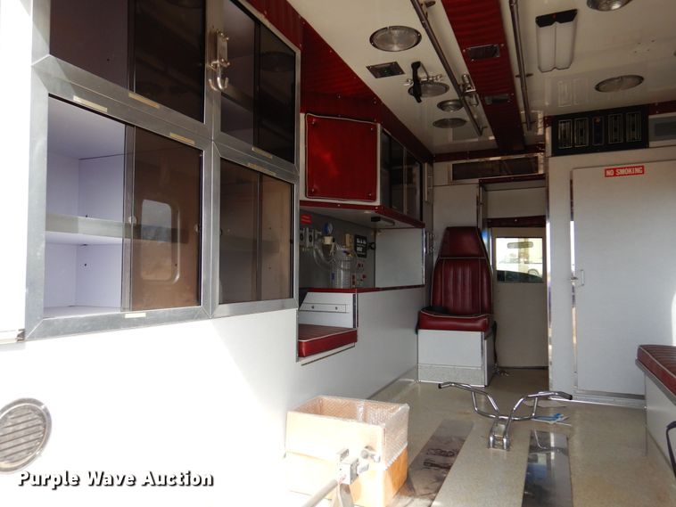 image for item DK4415 1997 Ford E350  ambulance