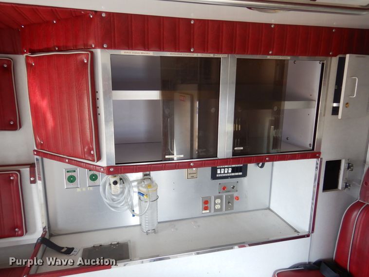 image for item DK4415 1997 Ford E350  ambulance