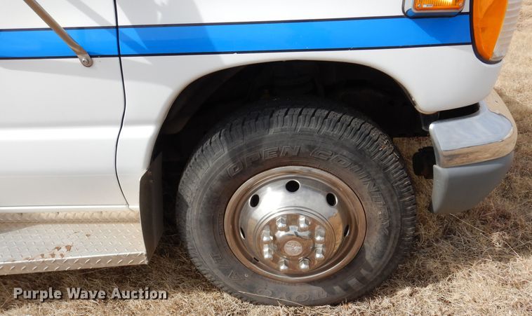 image for item DK4415 1997 Ford E350  ambulance