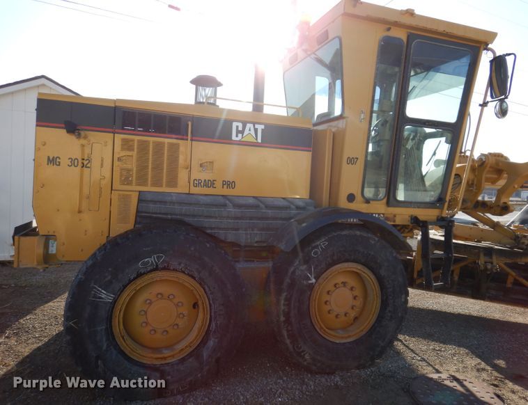 image for item DL5952 2007 Caterpillar 140H  motor grader