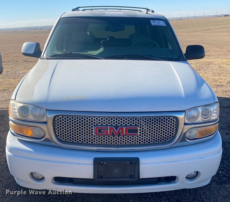 image for item DM8322 2002 GMC Yukon Denali  SUV