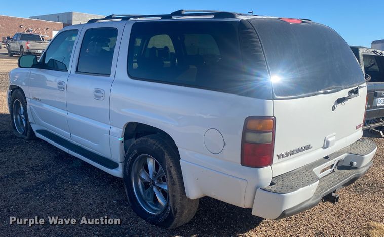 image for item DM8322 2002 GMC Yukon Denali  SUV