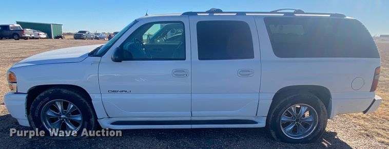 image for item DM8322 2002 GMC Yukon Denali  SUV