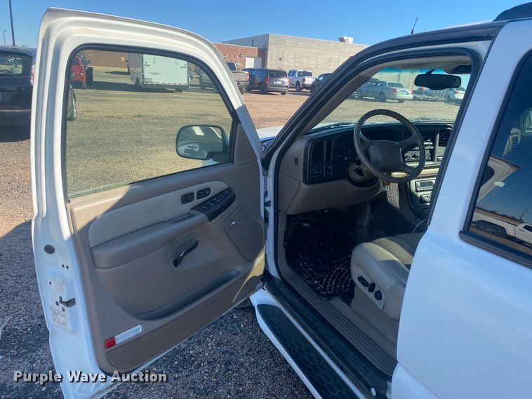 image for item DM8322 2002 GMC Yukon Denali  SUV