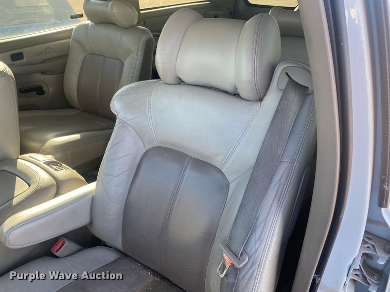 image for item DM8322 2002 GMC Yukon Denali  SUV