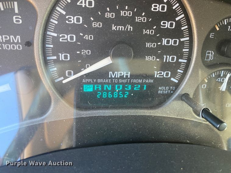 image for item DM8322 2002 GMC Yukon Denali  SUV