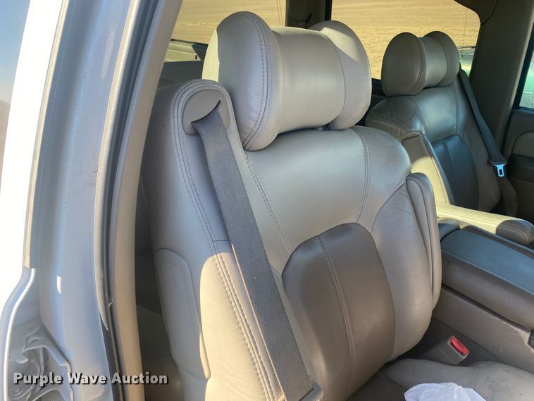 image for item DM8322 2002 GMC Yukon Denali  SUV