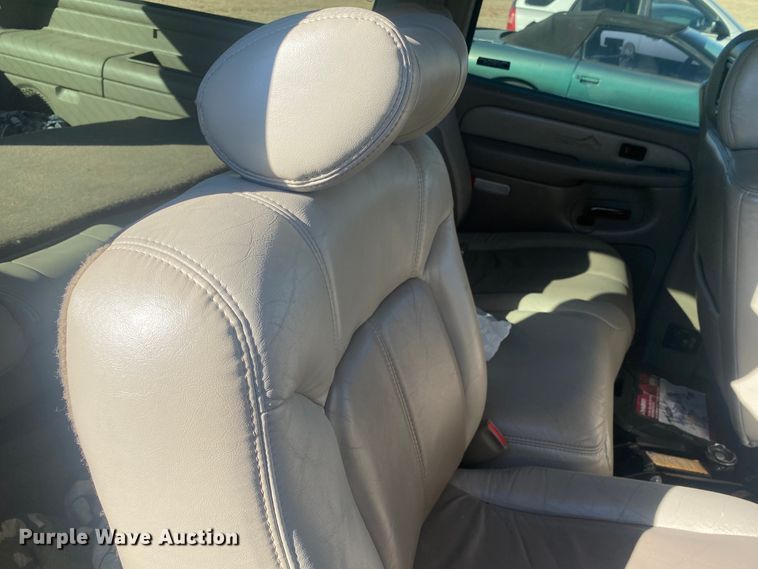 image for item DM8322 2002 GMC Yukon Denali  SUV