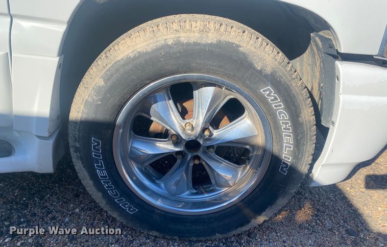 image for item DM8322 2002 GMC Yukon Denali  SUV