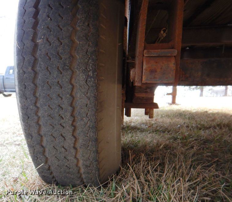 image for item DN1289 1998 Starlite 82-206  equipment trailer