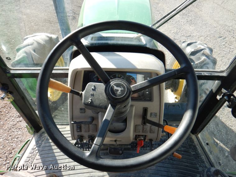 image for item DN1374 2011 John Deere 5093E  MFWD tractor