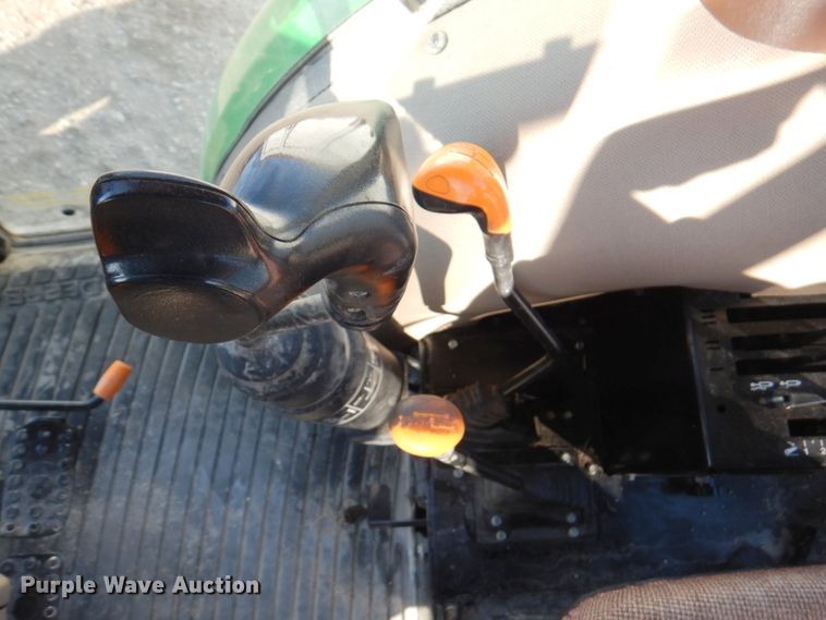 image for item DN1374 2011 John Deere 5093E  MFWD tractor