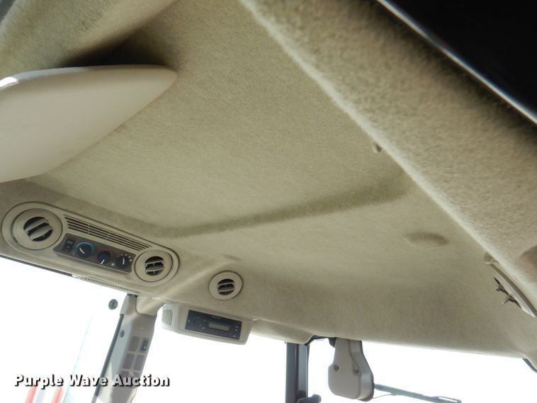 image for item DN1374 2011 John Deere 5093E  MFWD tractor