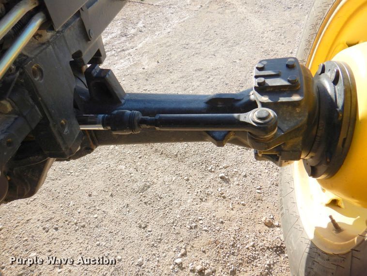 image for item DN1374 2011 John Deere 5093E  MFWD tractor