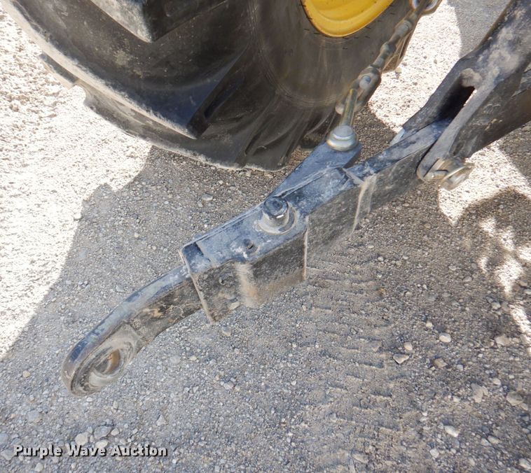 image for item DN1374 2011 John Deere 5093E  MFWD tractor