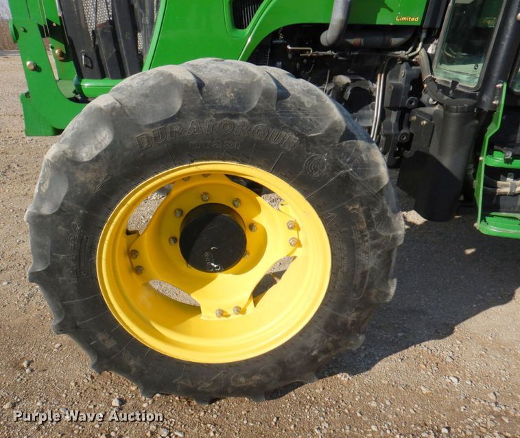 image for item DN1374 2011 John Deere 5093E  MFWD tractor